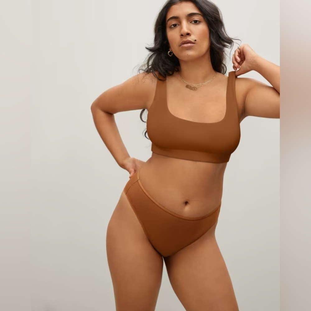 NWT Everlane The Cotton Tank Elastic Bottom Scoop Back Pullover Supportive Bra